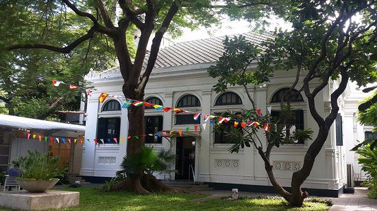 Neilson Hays Library